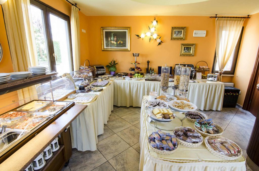 Hotel Smeraldo Lazise Bagian luar foto