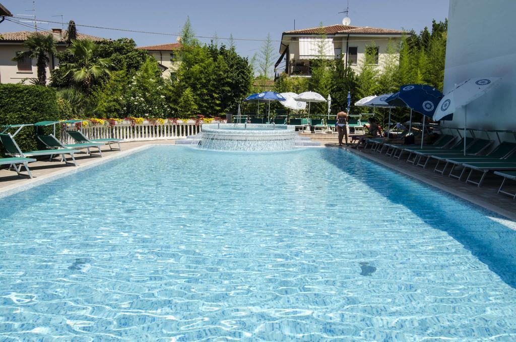 Hotel Smeraldo Lazise Bagian luar foto