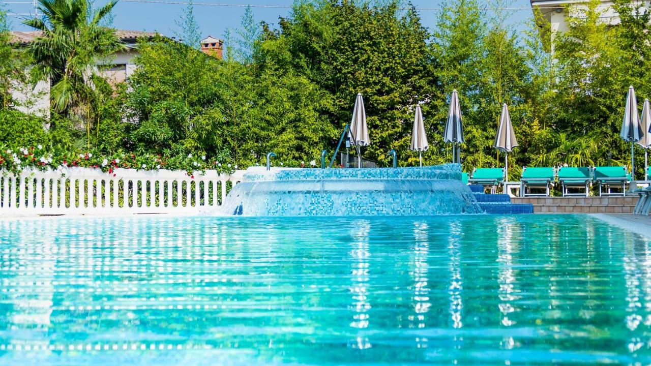 Hotel Smeraldo Lazise Bagian luar foto