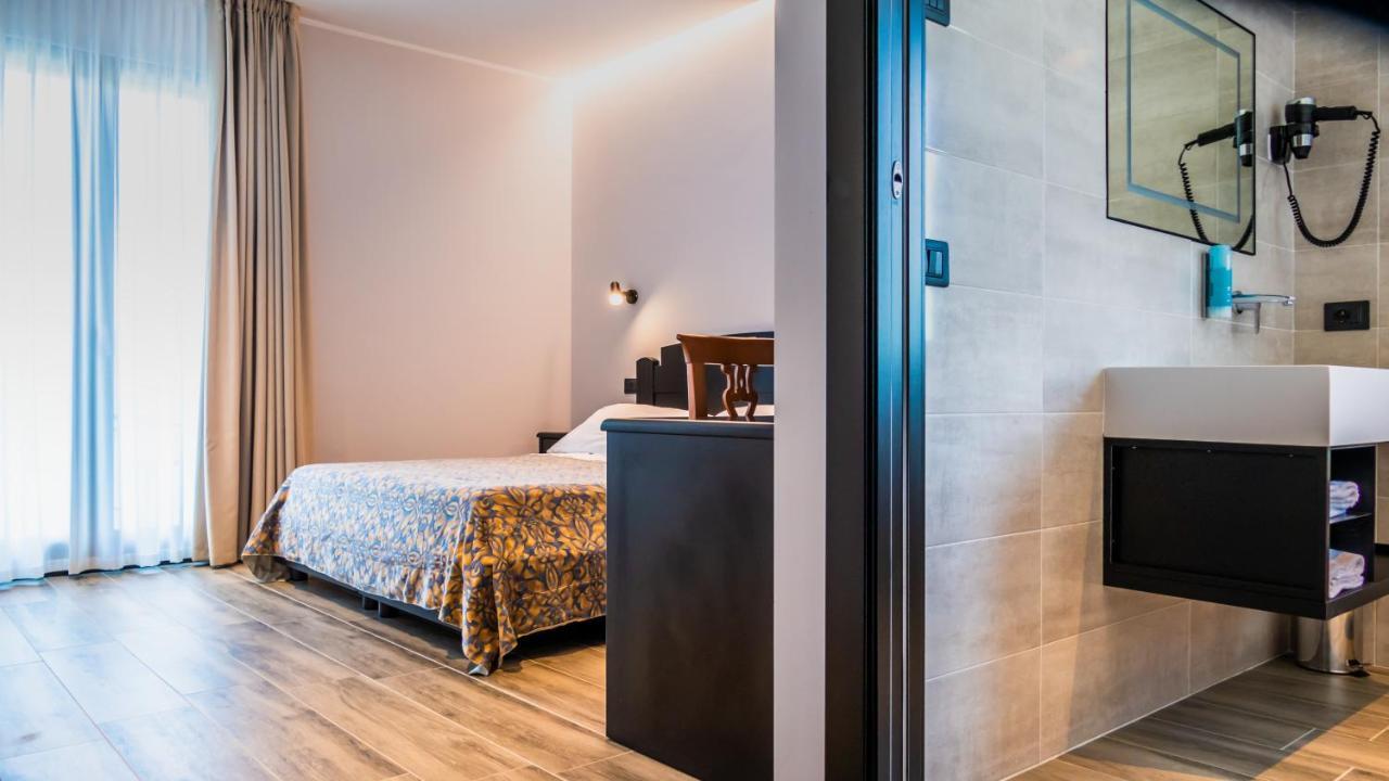 Hotel Smeraldo Lazise Bagian luar foto