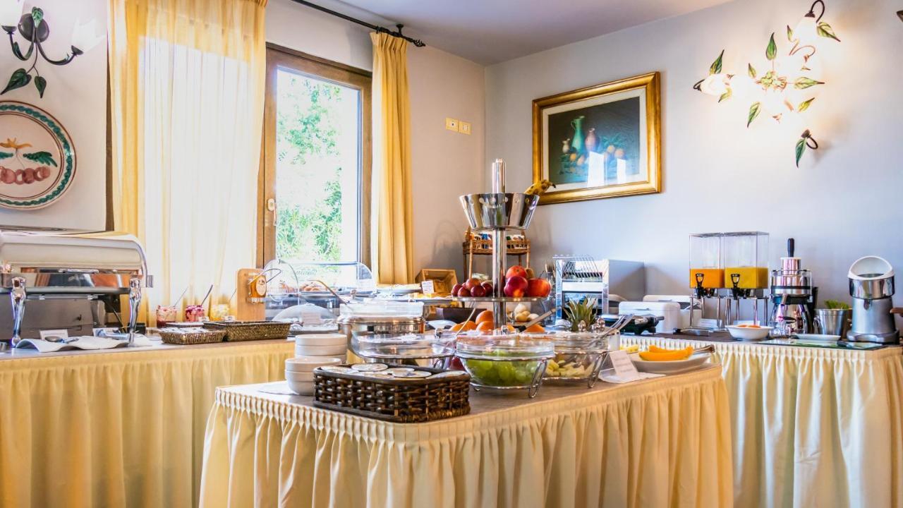 Hotel Smeraldo Lazise Bagian luar foto