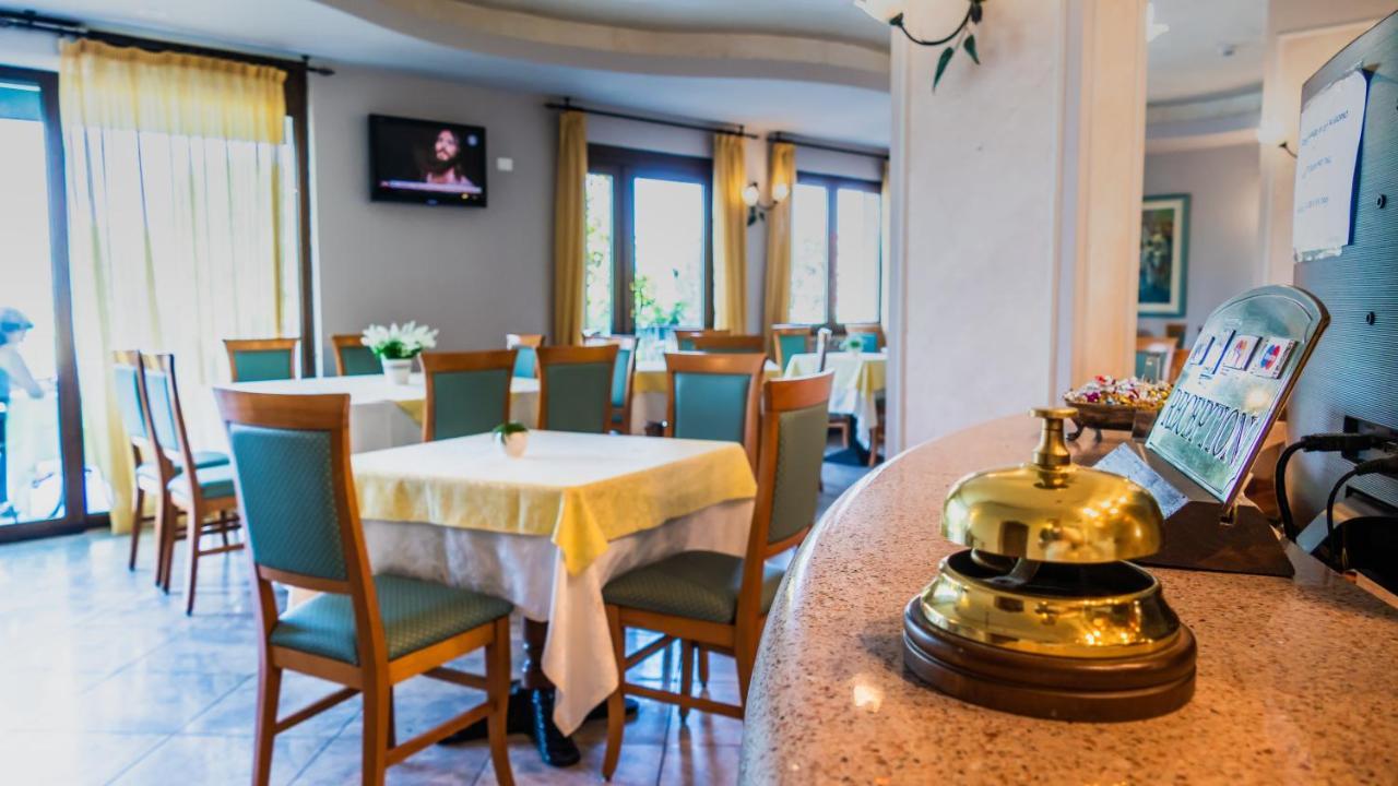 Hotel Smeraldo Lazise Bagian luar foto