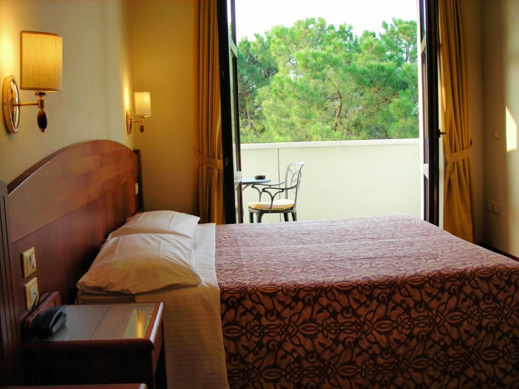 Hotel Smeraldo Lazise Bagian luar foto